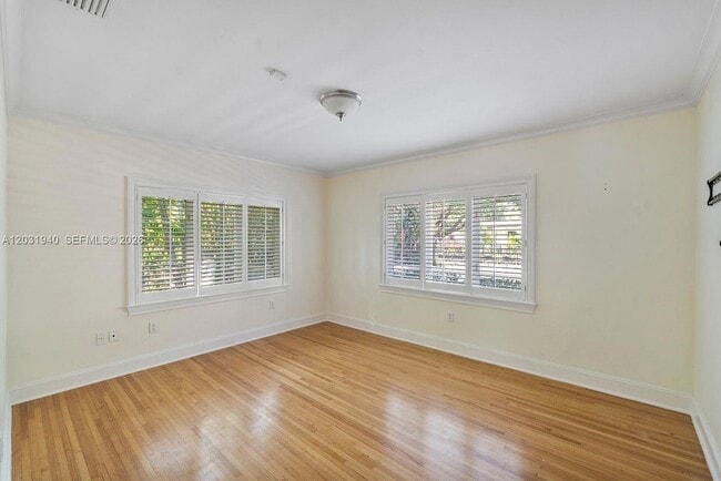 Building Photo - 1037 Alfonso Ave