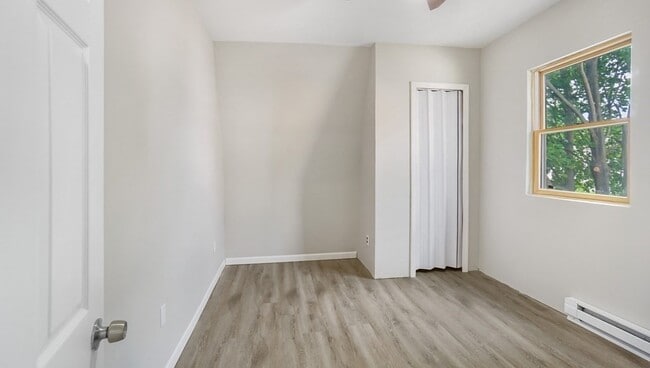 Building Photo - 64 Arnold St