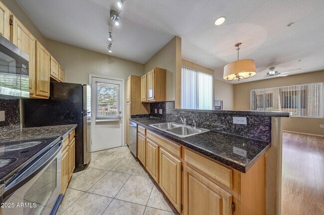 Building Photo - 2929 W Yorkshire Dr