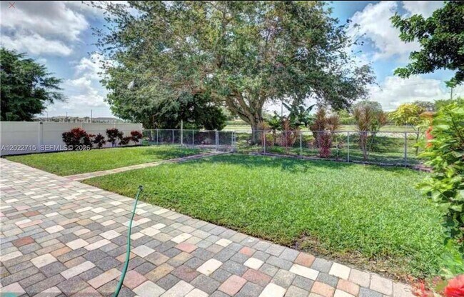 Building Photo - 10669 Boca Entrada Blvd