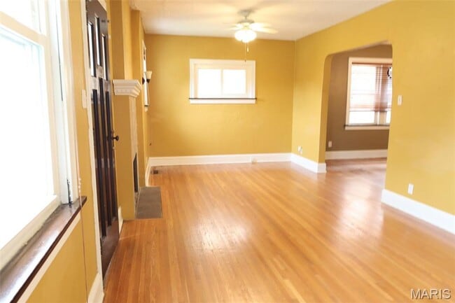 Building Photo - South City Bungalow on cul-de-sac of Charming Homes
