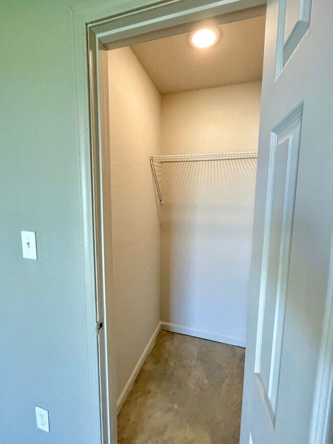 Building Photo - 2 Bed / 1 Bath Duplex in Weiner, AR