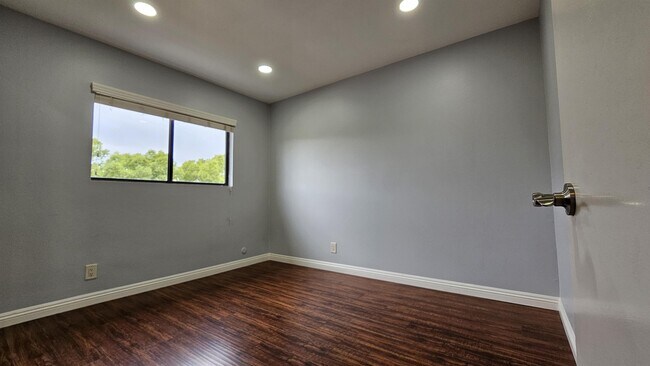 Building Photo - 8283 Willis Ave