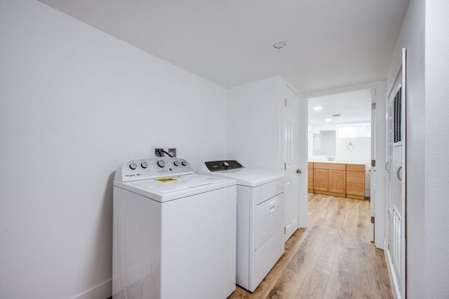 Building Photo - JUST LISTED! The Perfect Place for Students to Call Home