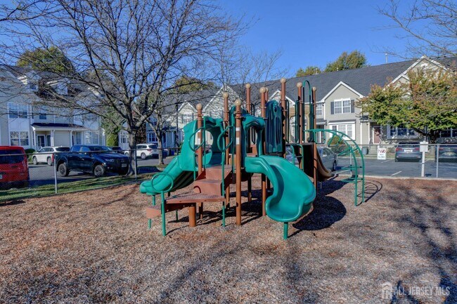 Building Photo - 609 Blossom Cir