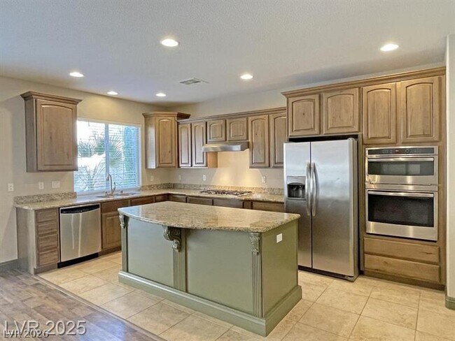 Building Photo - 12048 La Palmera Ave