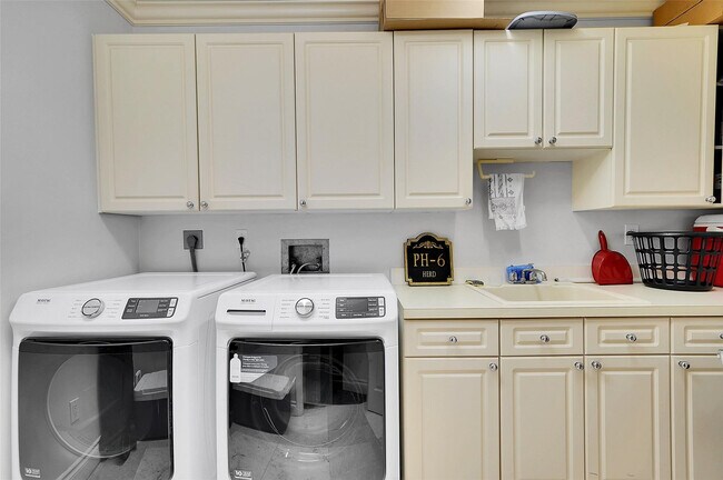 Building Photo - 6001 N Ocean Dr