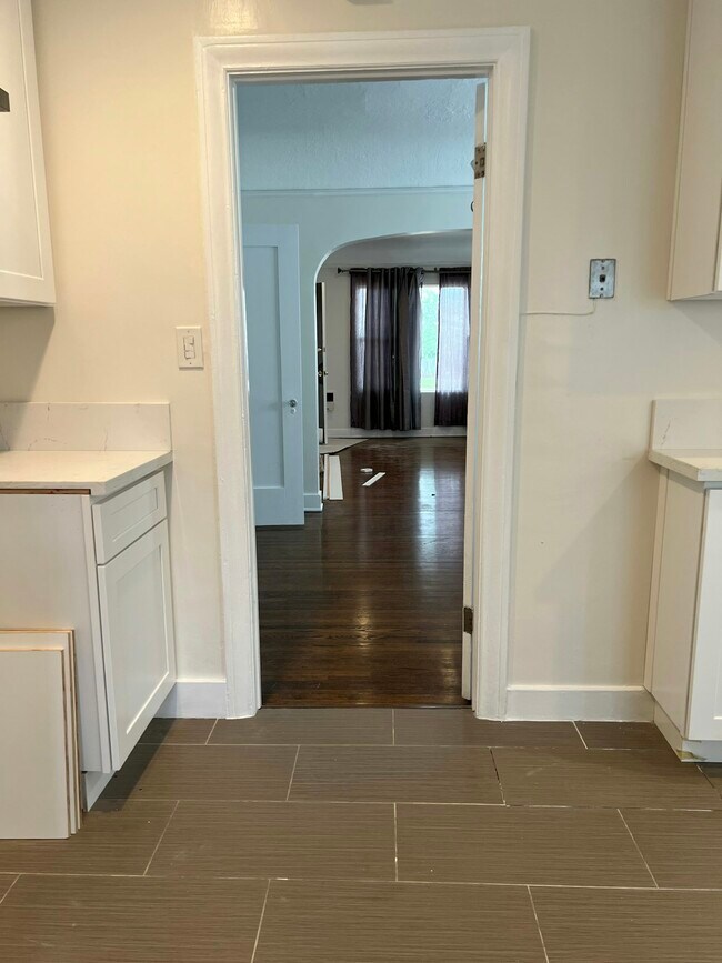 Building Photo - 7826 La Salle Ave