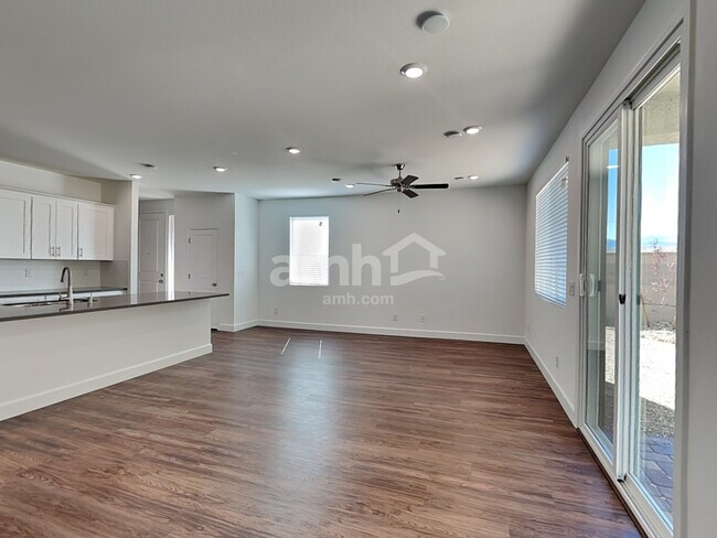 Building Photo - 10186 W Oleta Ave