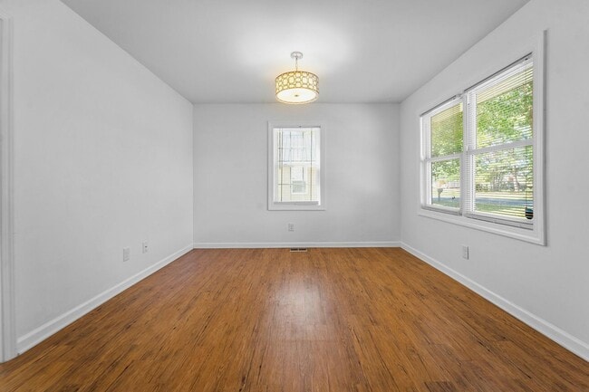 Building Photo - Updated 2 Bed 1 Bath in Coats - Pet Friendly!