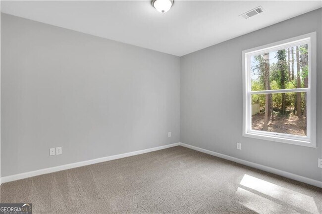 Building Photo - 2431 Woodside Way