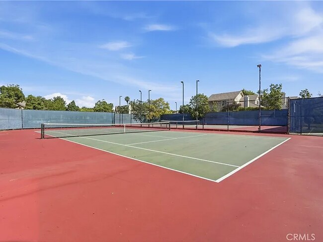 Building Photo - Newly Renovated 2BD Condo in Gated Community Now Available!