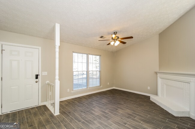 Building Photo - 10416 Larrack Ct