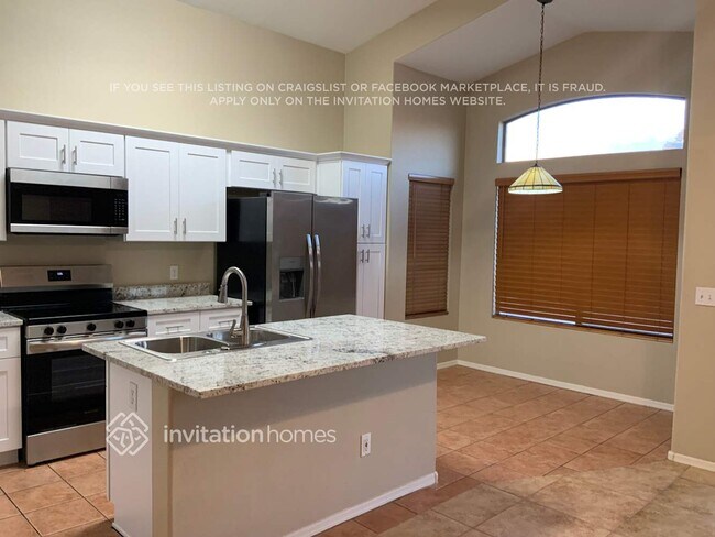 Building Photo - 866 E Mohave Ln