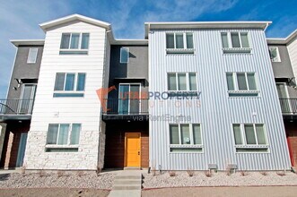 Building Photo - 1047 W 400 S