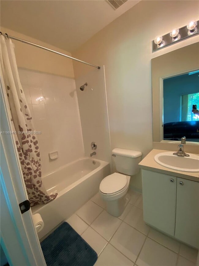 Building Photo - 1978 SE 23rd Terrace