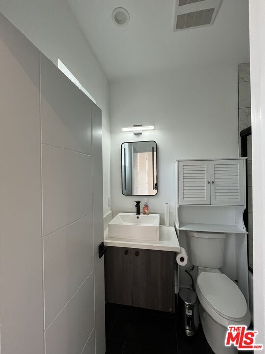 Building Photo - 246 N Dillon St