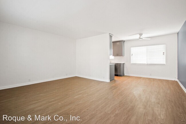 Building Photo - 1 br, 1 bath Apartment - 117 Strand Street...