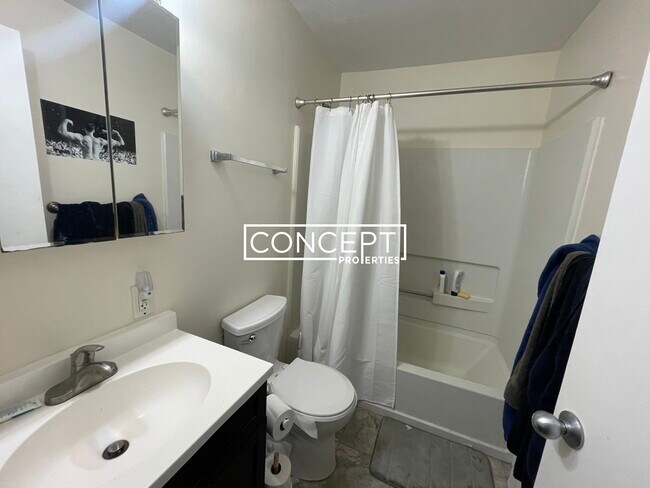 Building Photo - 1430 Tremont St