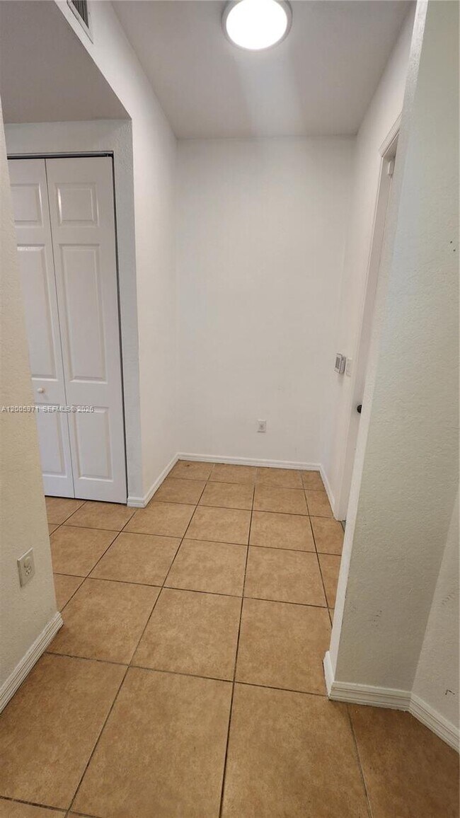 Building Photo - 3600 Oaks Clubhouse Dr