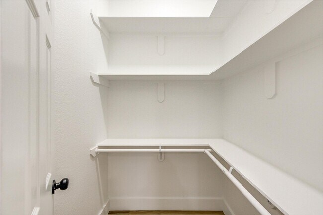 Building Photo - 9727 Stedman St