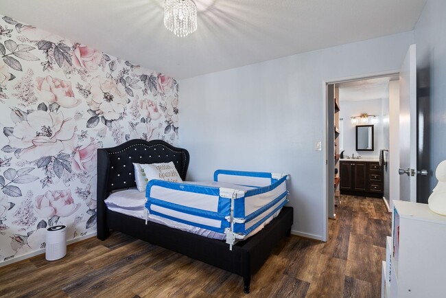 Building Photo - Makakilo Townhouse- 3 bed/ 1.5 bath/ 2 parking - Dog Friendly