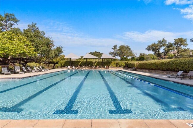Building Photo - 532 Stone River Dr