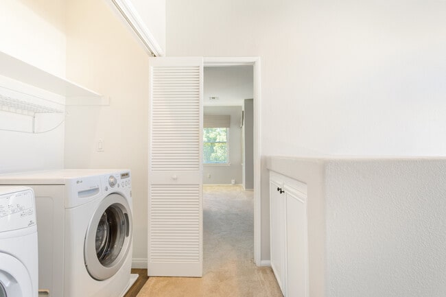 Building Photo - 6283 Citracado Cir