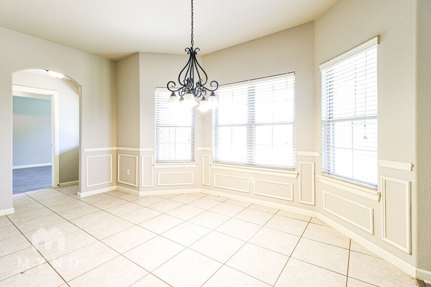 Building Photo - 430 Ravenna Dr