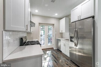 Building Photo - 1447 S Taylor St