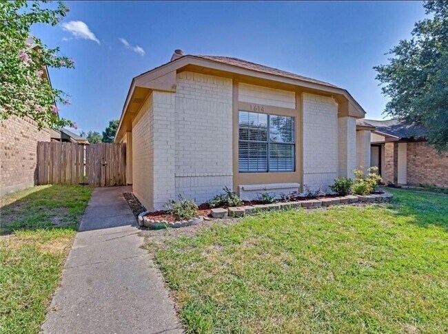 Building Photo - 1614 Doubletree Dr