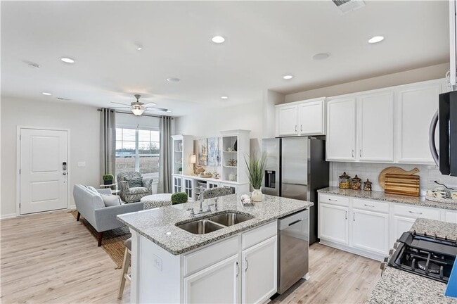 Building Photo - 217 Scenic Rd