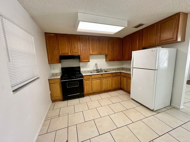 Building Photo - Charming 3-Bedroom Home in Apopka!
