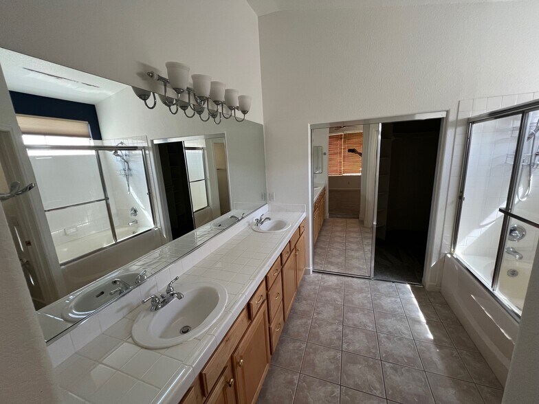 Building Photo - 2977 Paseo Hills Way
