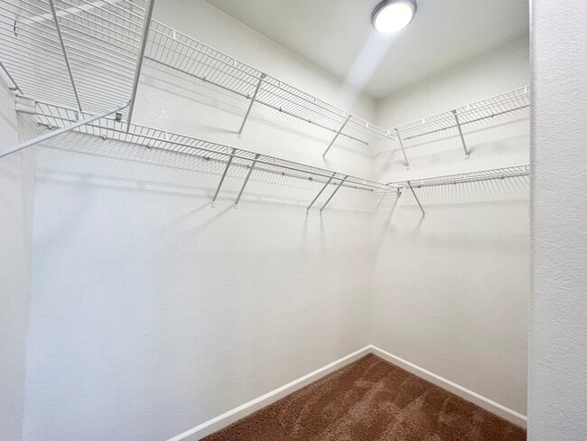 Building Photo - 1732 Hiawatha Dr