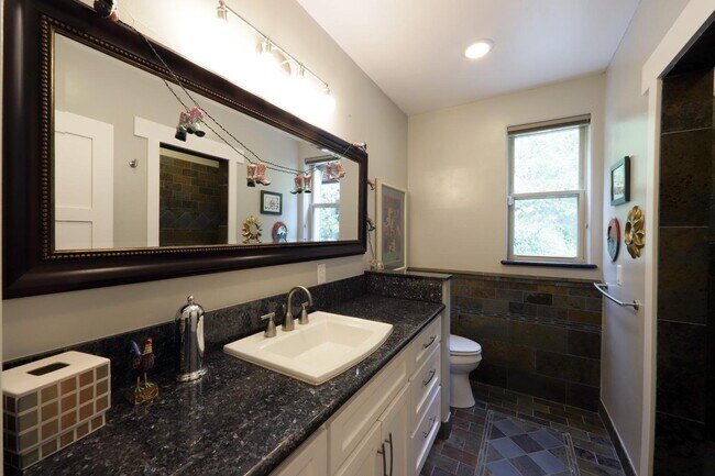 Building Photo - Don't miss this amazing opportunity to rent a higher end home nestled in the trees in the coveted...