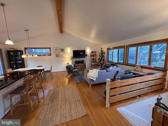 Building Photo - 6313 Walhonding Rd