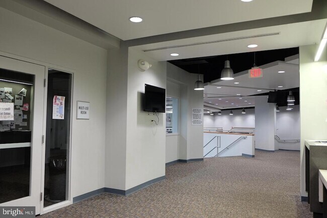 Building Photo - 1021 Arlington Blvd