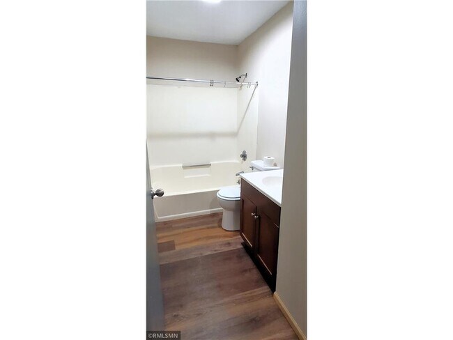 Building Photo - 308 Willow St