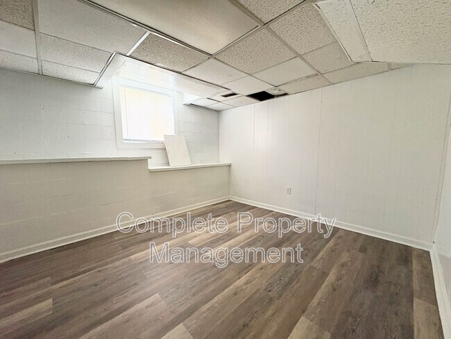 Building Photo - 2641 1st St NE