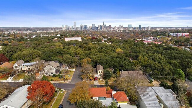 Building Photo - 805 Cumberland Rd