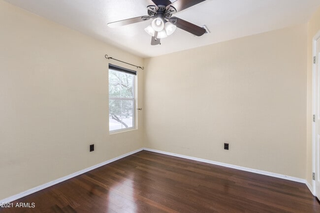 Building Photo - 204 W Mountain Sage Dr