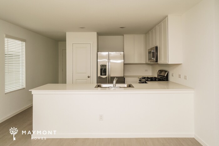 Building Photo - 297 Tahoe Ave