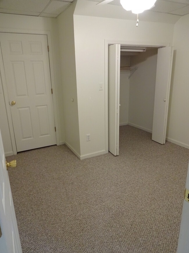 Building Photo - Two bedroom Apartment