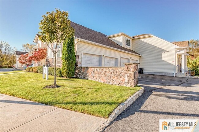 Building Photo - 1802 Schindler Dr