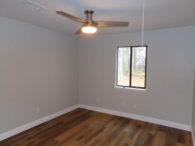 Building Photo - Modern Duplex