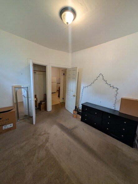 Building Photo - 240 Timon St