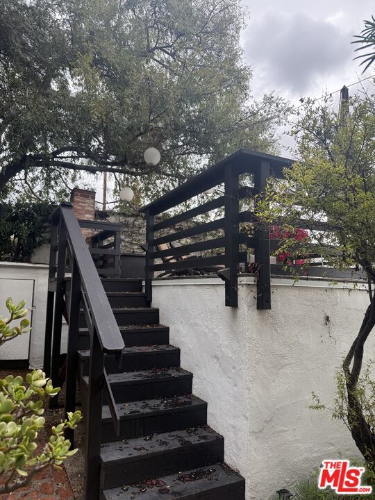 Building Photo - 2035 Park Dr