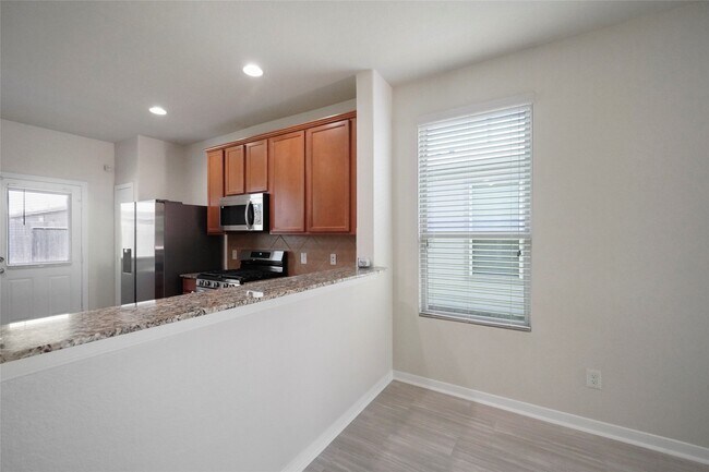 Building Photo - 2719 Skyview Long Dr