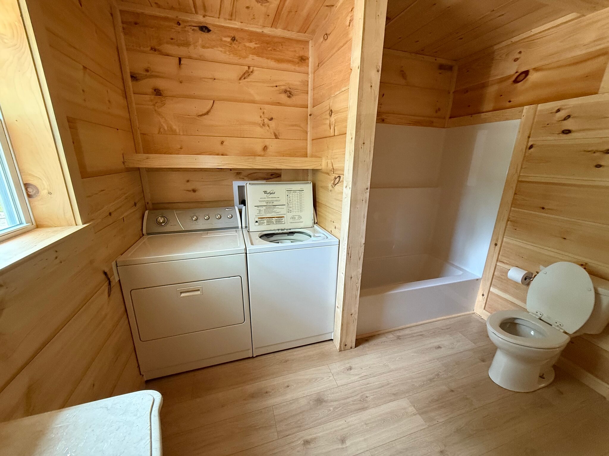 W & D in bathroom and tub shower - 466 Manchester Rd